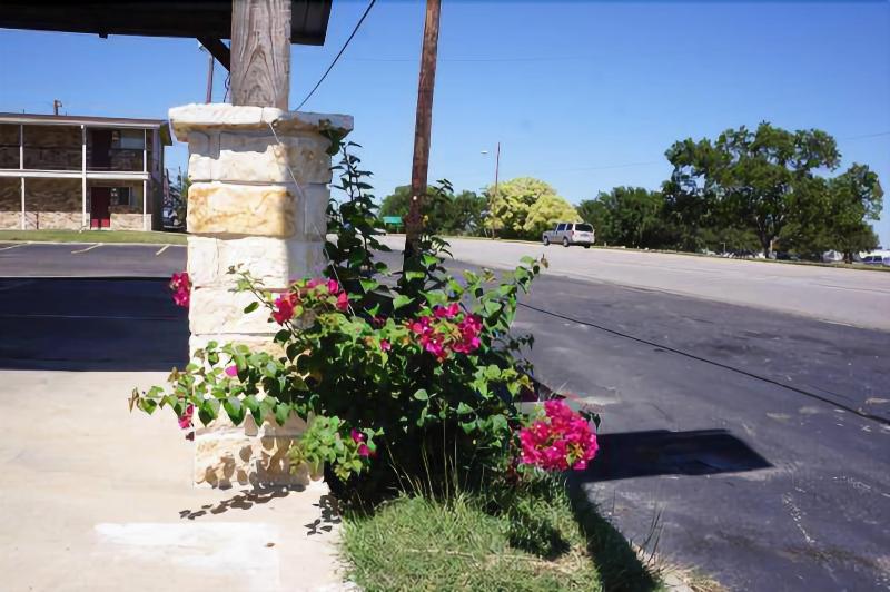 Ranch House Inn And Suites image