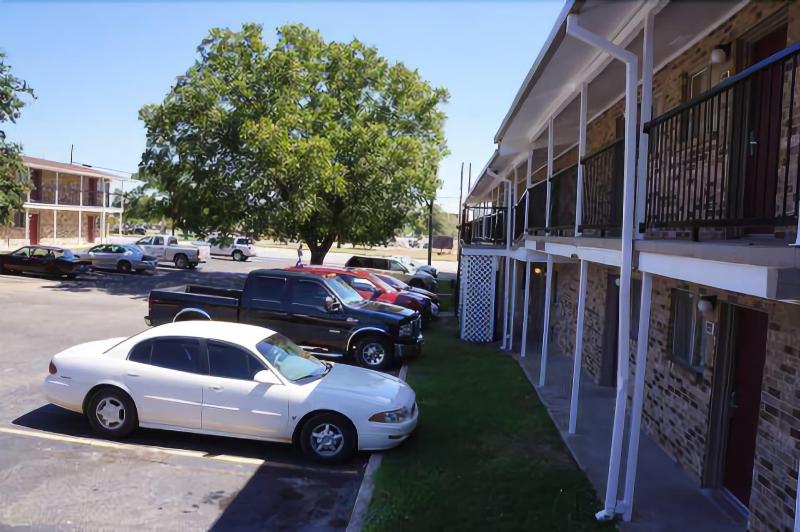 Ranch House Inn And Suites image