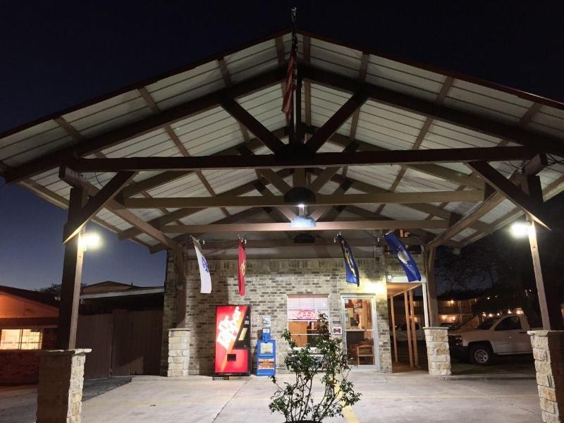 Ranch House Inn And Suites image