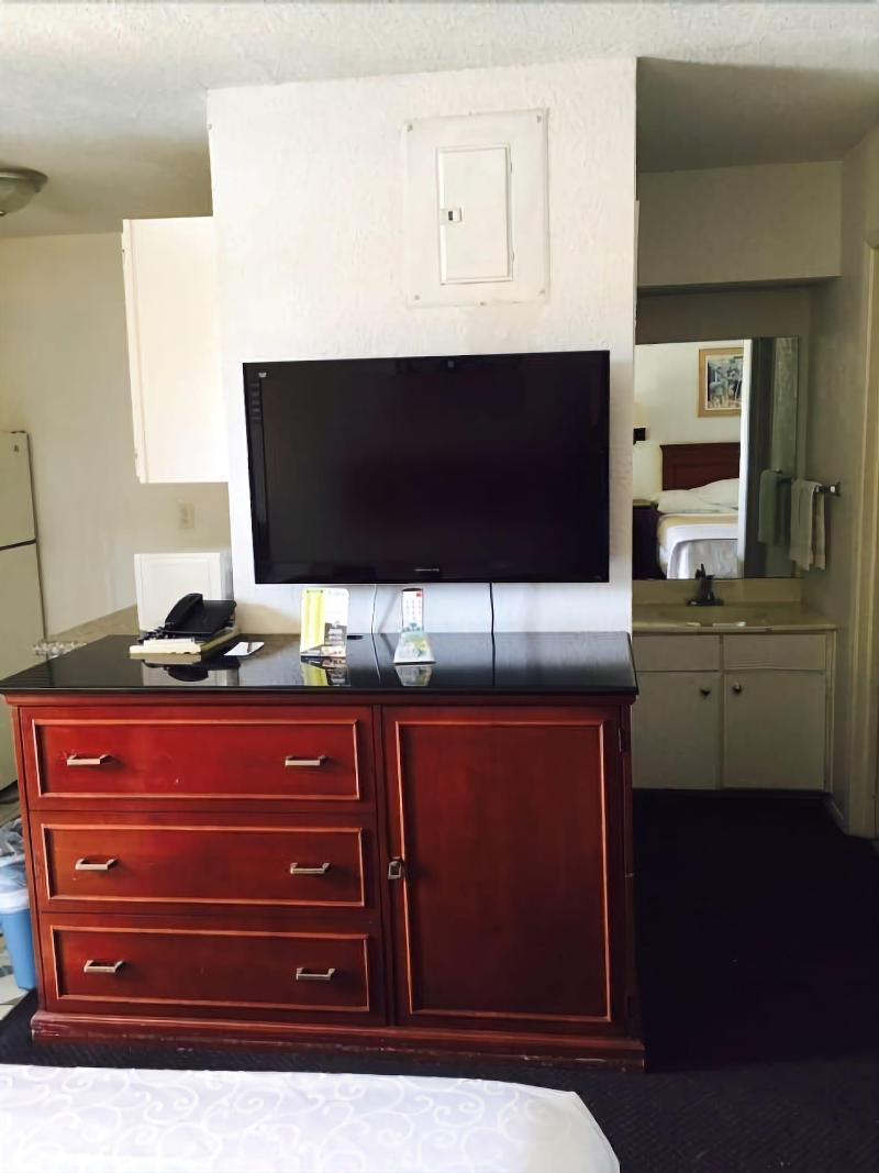 Ranch House Inn And Suites image