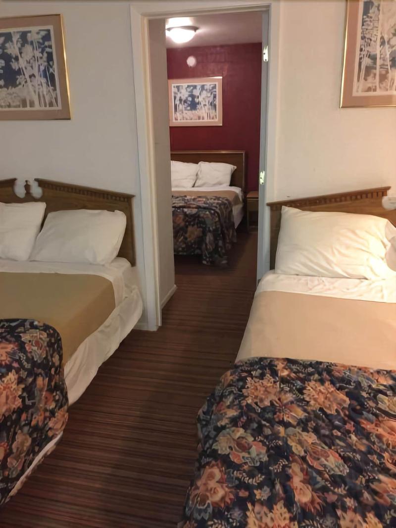 Ranch House Inn And Suites image