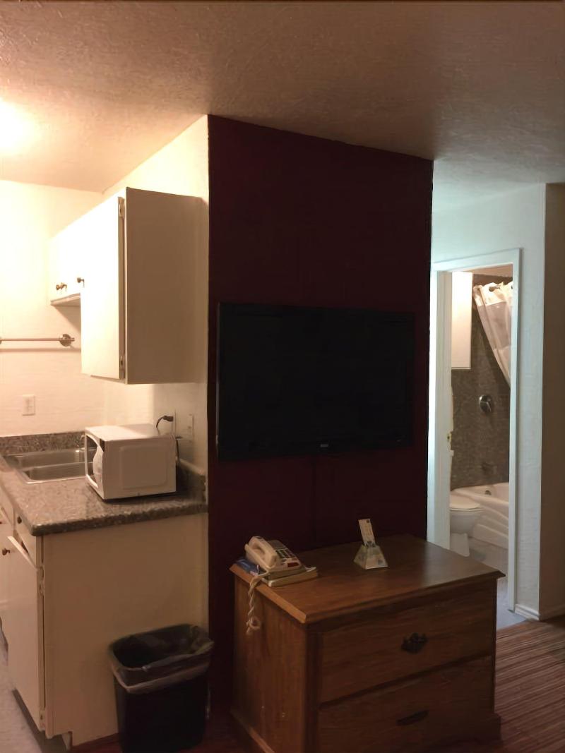 Ranch House Inn And Suites image