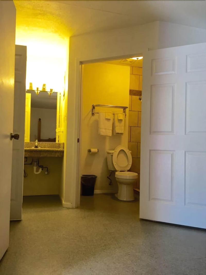 Ranch House Inn And Suites image