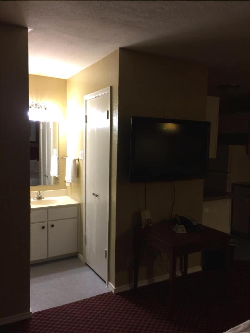 Ranch House Inn And Suites image