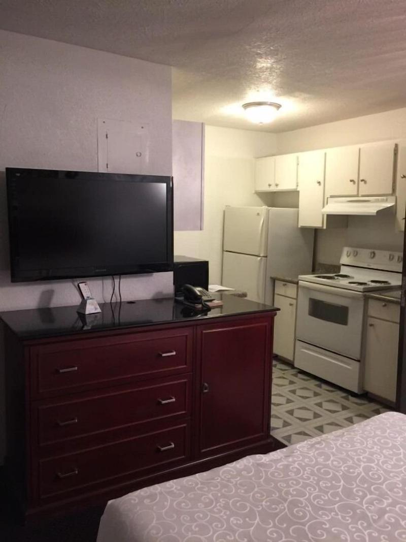Ranch House Inn And Suites image