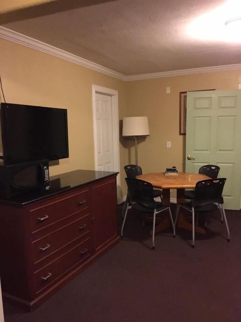 Ranch House Inn And Suites image
