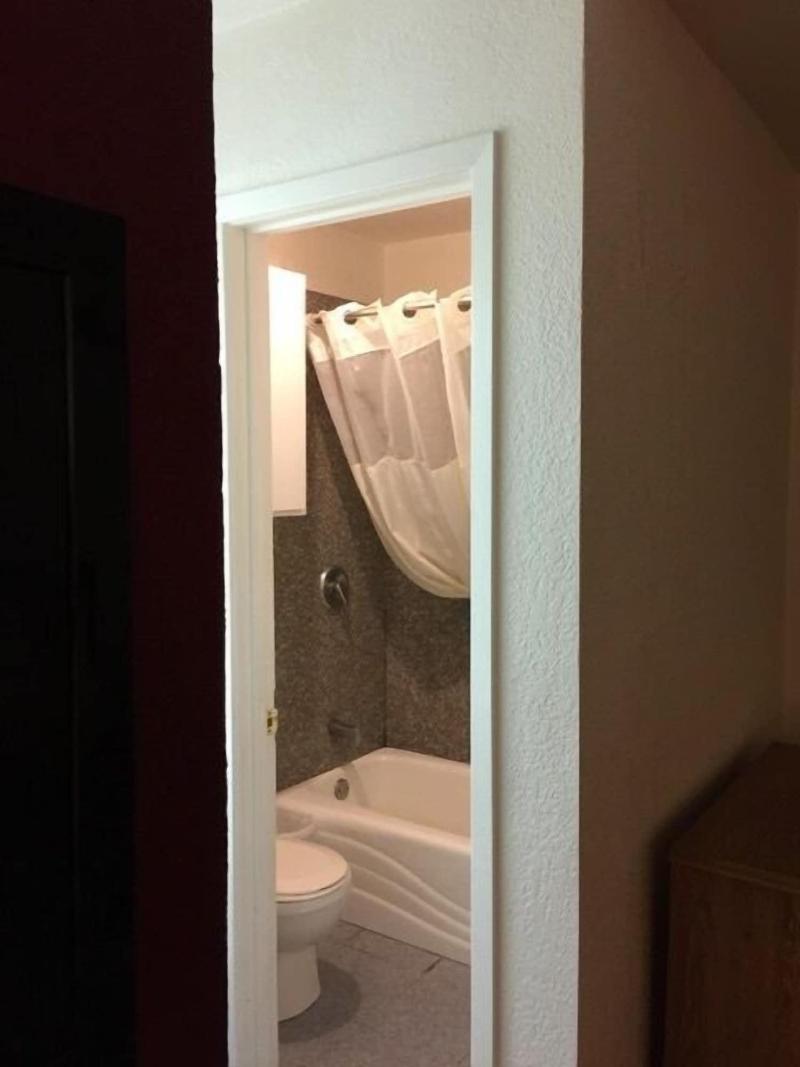 Ranch House Inn And Suites image