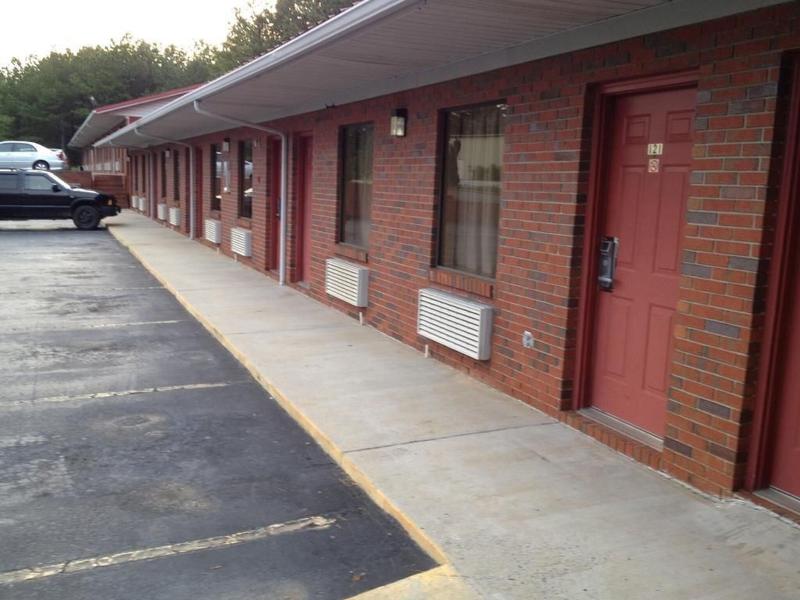 Mcclellan Inn Anniston image