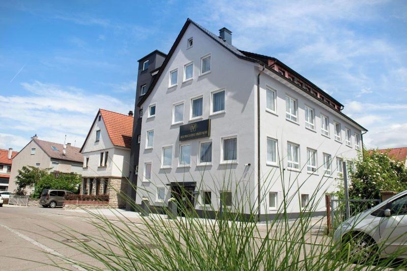 V Business Living Appartment image