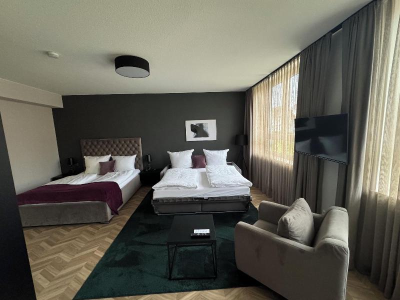 V Business Living Appartment image
