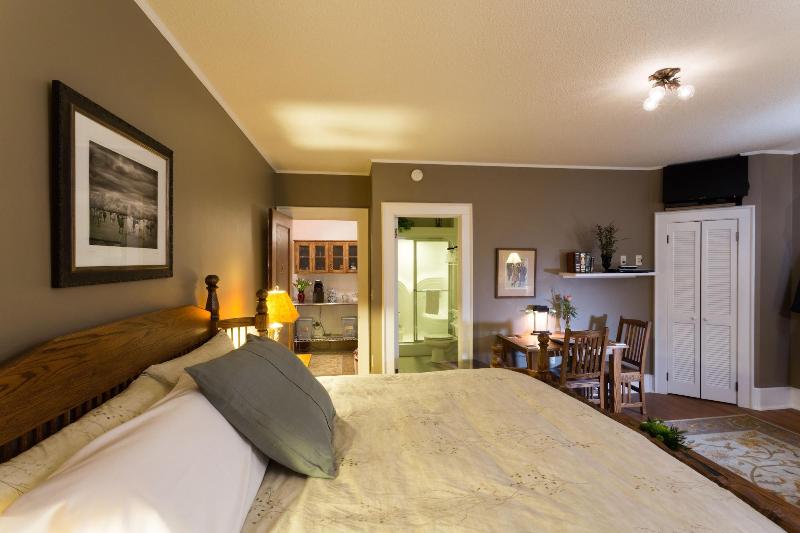Stewart Inn image