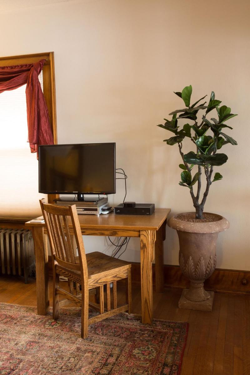 Stewart Inn image