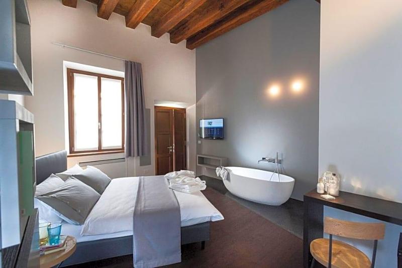 Casa Alla Lega image