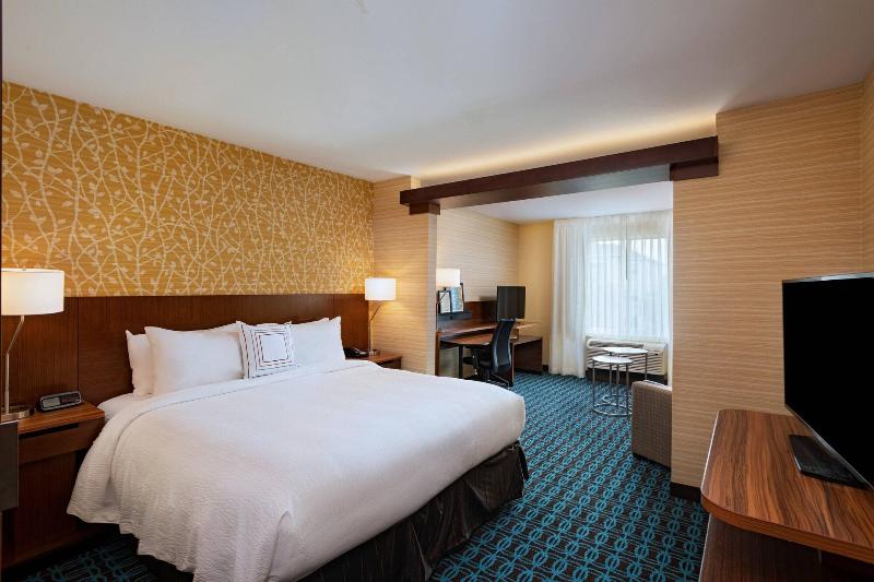 Fairfield Inn & Suites by Marriott Houston Richmon image