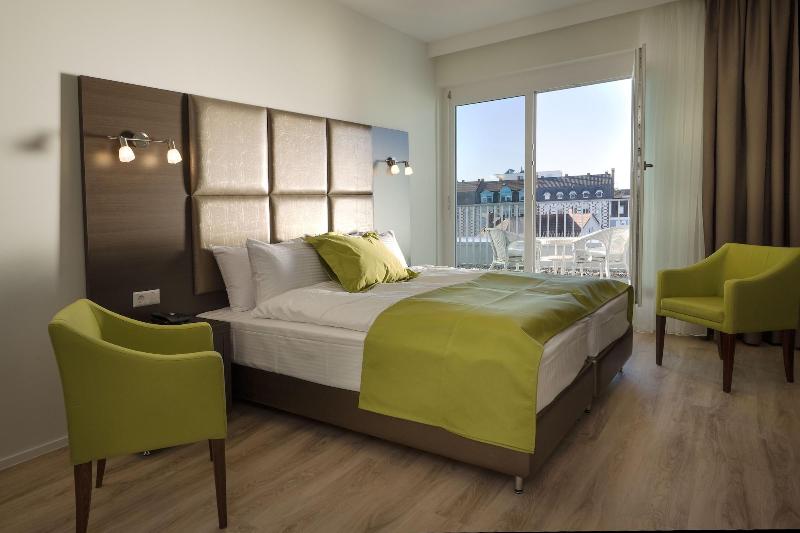 Boutique Hotel Bellevue image
