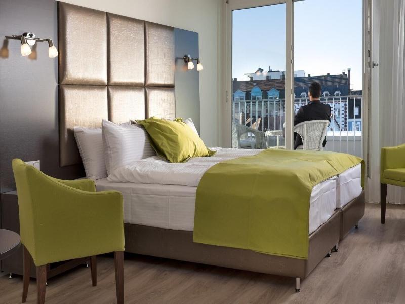 Boutique Hotel Bellevue image