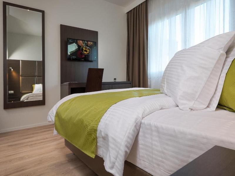 Boutique Hotel Bellevue image