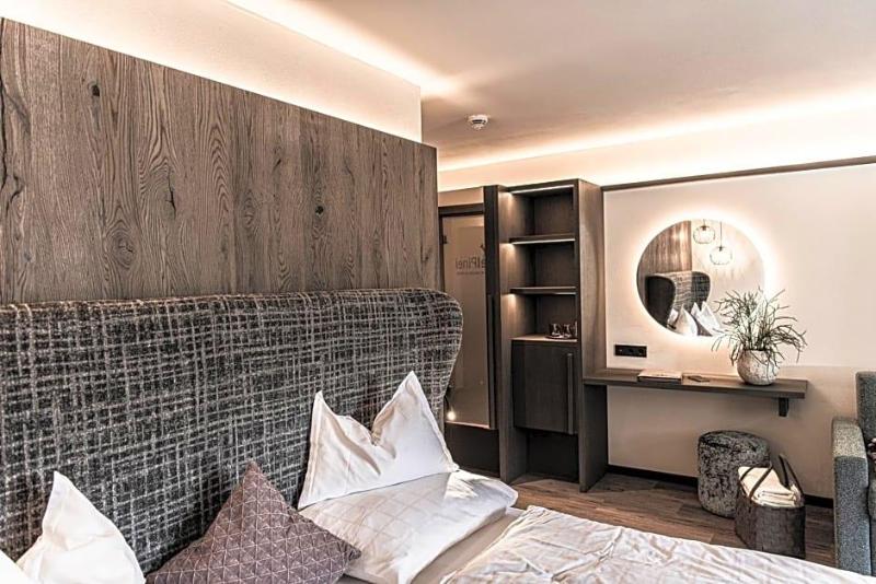 Hotel Pinei Nature & Spirit image