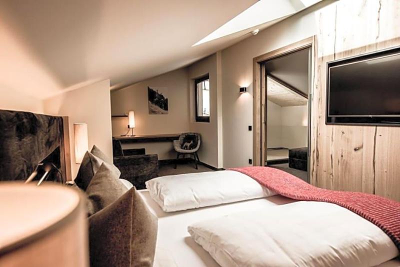 Hotel Pinei Nature & Spirit image