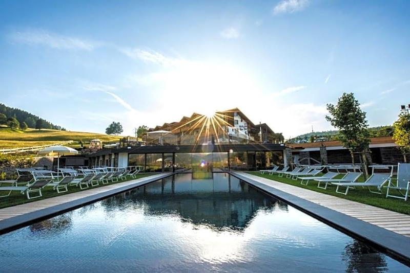 Hotel Pinei Nature & Spirit image
