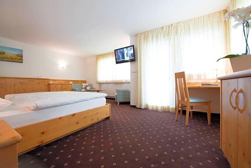 Hotel Pinei Nature & Spirit image