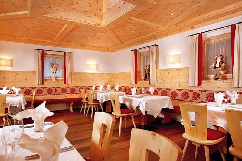 Hotel Pinei Nature & Spirit image