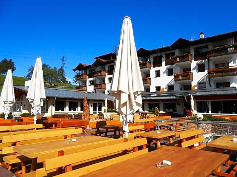 Hotel Pinei Nature & Spirit image