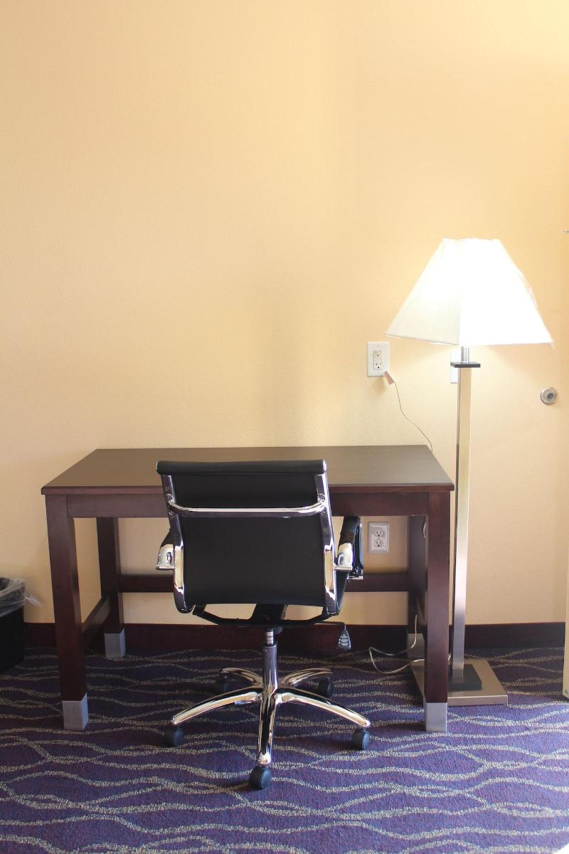 Express Inn & Suites - Bush Airport image