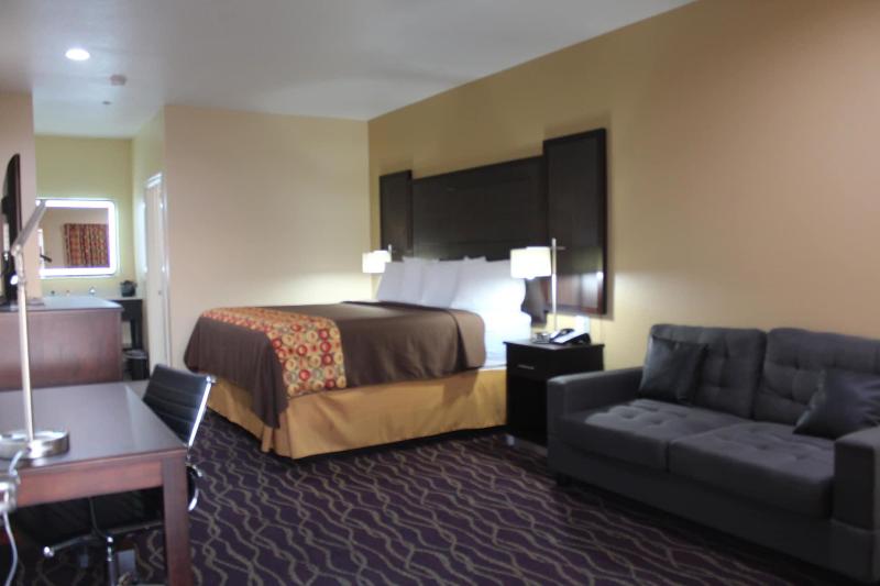 Express Inn & Suites - Bush Airport image