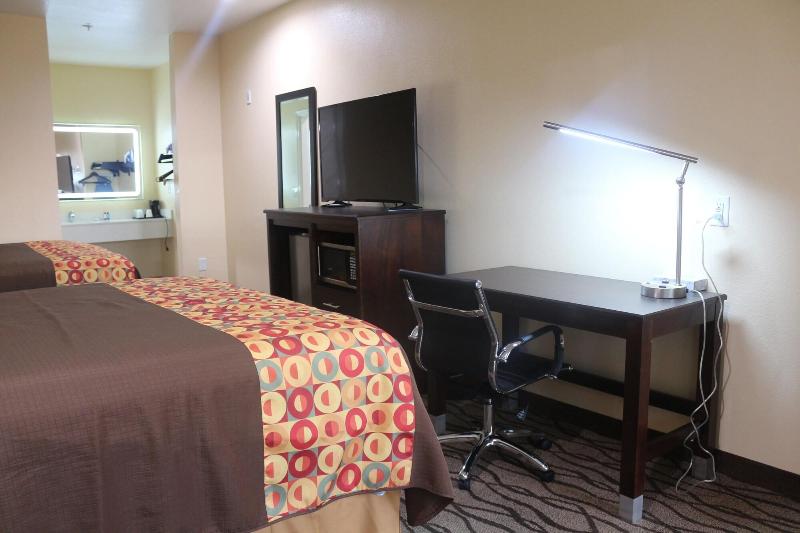 Express Inn & Suites - Bush Airport image