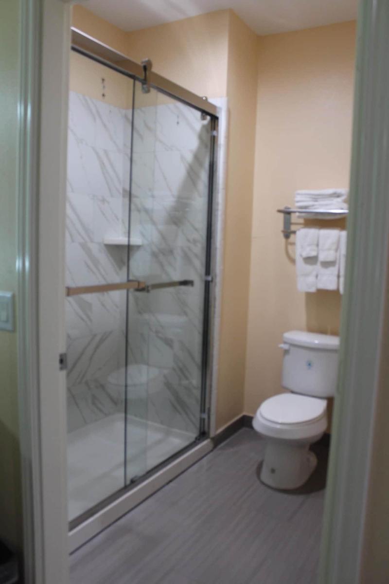 Express Inn & Suites - Bush Airport image