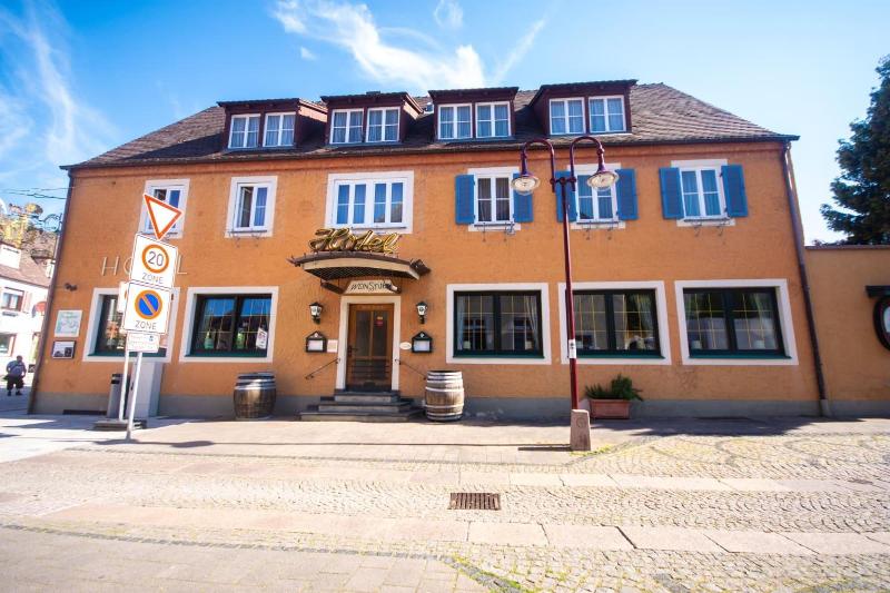 Hotel Restaurant Kaiserstuehler Hof image