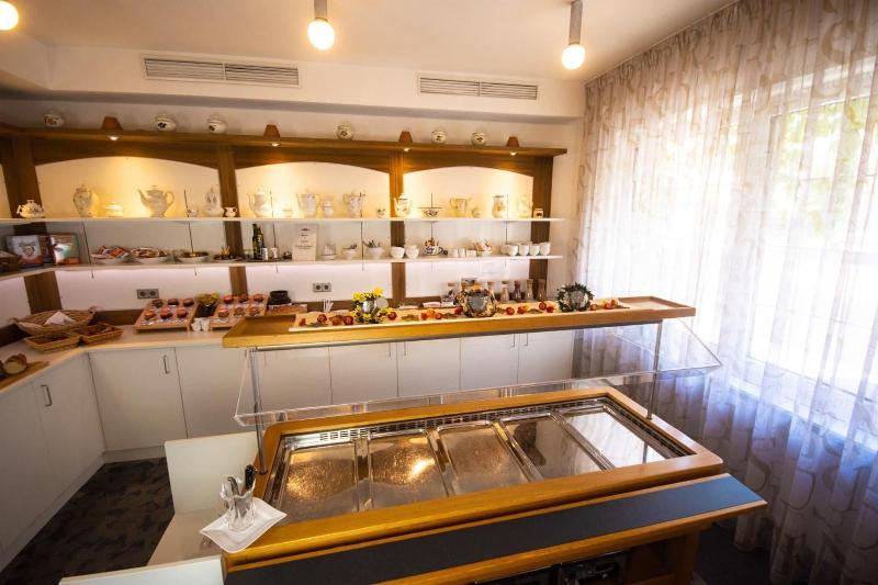 Hotel Restaurant Kaiserstuehler Hof image