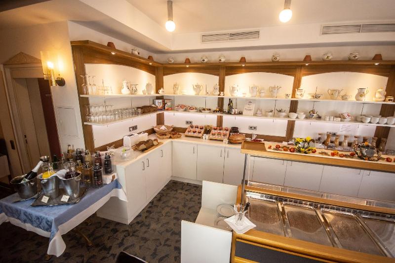 Hotel Restaurant Kaiserstuehler Hof image