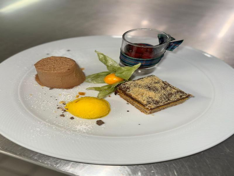 Hotel Restaurant Kaiserstuehler Hof image