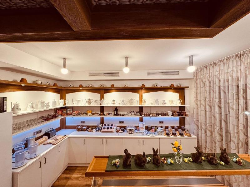 Hotel Restaurant Kaiserstuehler Hof image