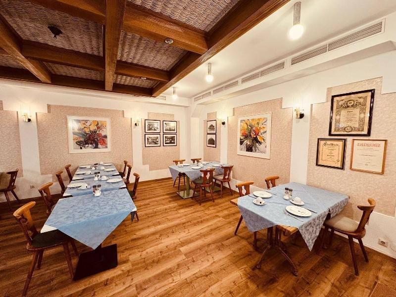 Hotel Restaurant Kaiserstuehler Hof image