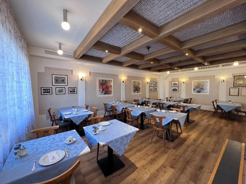 Hotel Restaurant Kaiserstuehler Hof image
