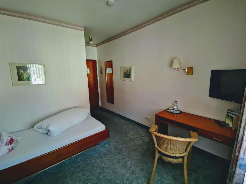 Hotel Restaurant Kaiserstuehler Hof image