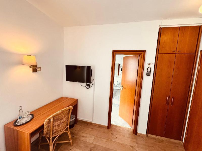 Hotel Restaurant Kaiserstuehler Hof image