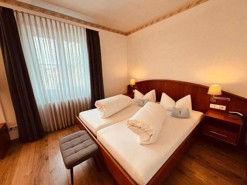 Hotel Restaurant Kaiserstuehler Hof image