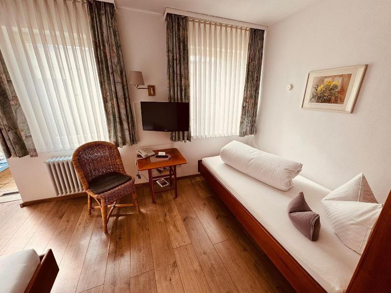 Hotel Restaurant Kaiserstuehler Hof image