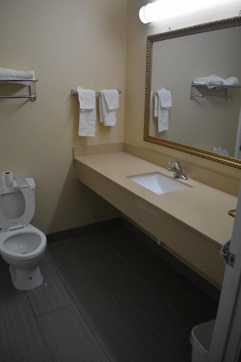 Downtowner Inns image