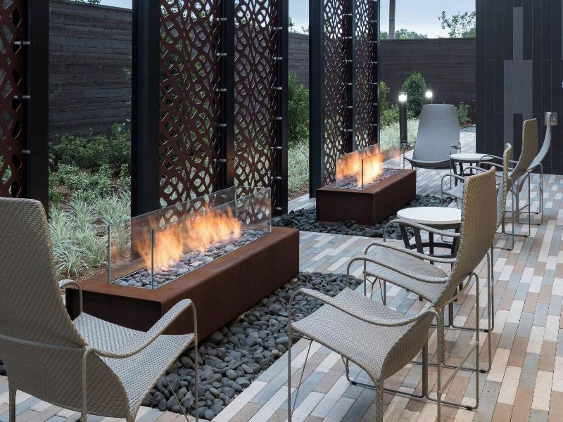 Courtyard by Marriott Houston Heights/I-10 image