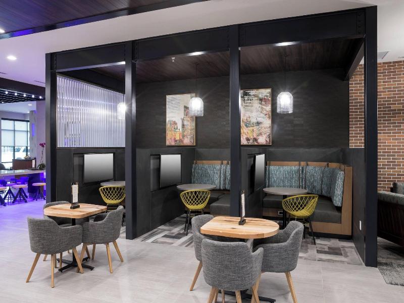 Courtyard by Marriott Houston Heights/I-10 image