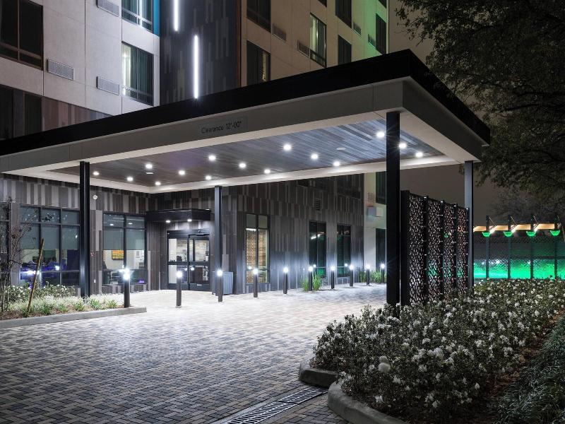 Courtyard by Marriott Houston Heights/I-10 image