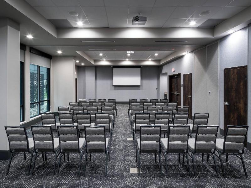 Courtyard by Marriott Houston Heights/I-10 image
