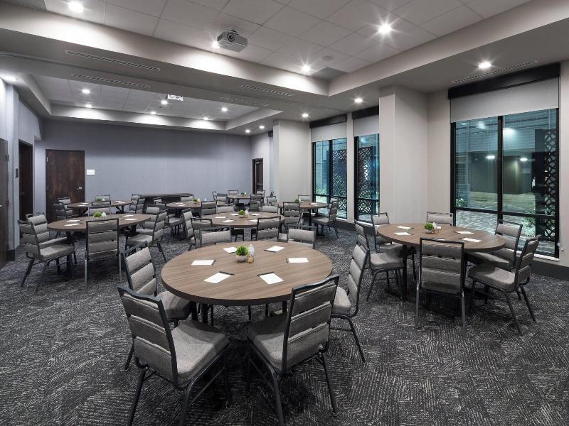 Courtyard by Marriott Houston Heights/I-10 image