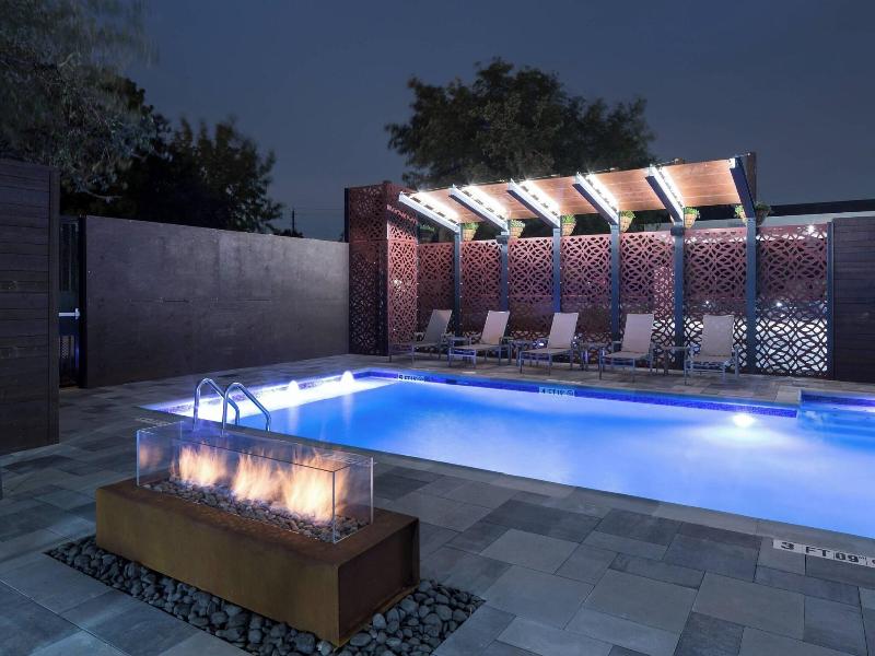 Courtyard by Marriott Houston Heights/I-10 image