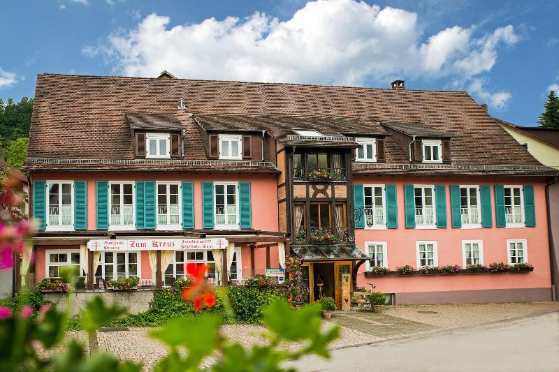 Gasthaus-Pension Zum Kreuz image